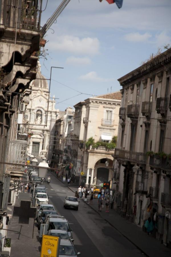 Sunshine House Panzió Catania Kültér fotó